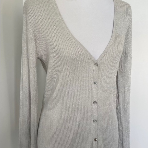 🐨 CHICO’S Silver Taupe Shimmer Lightweight Button Up Long Sleeve Cardigan 2 L - Picture 3 of 10